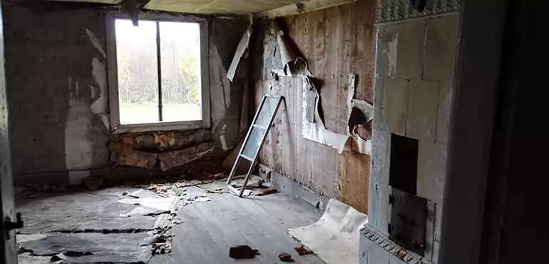 Why Selling a Distressed House Through Traditional Methods Fails in Springfield